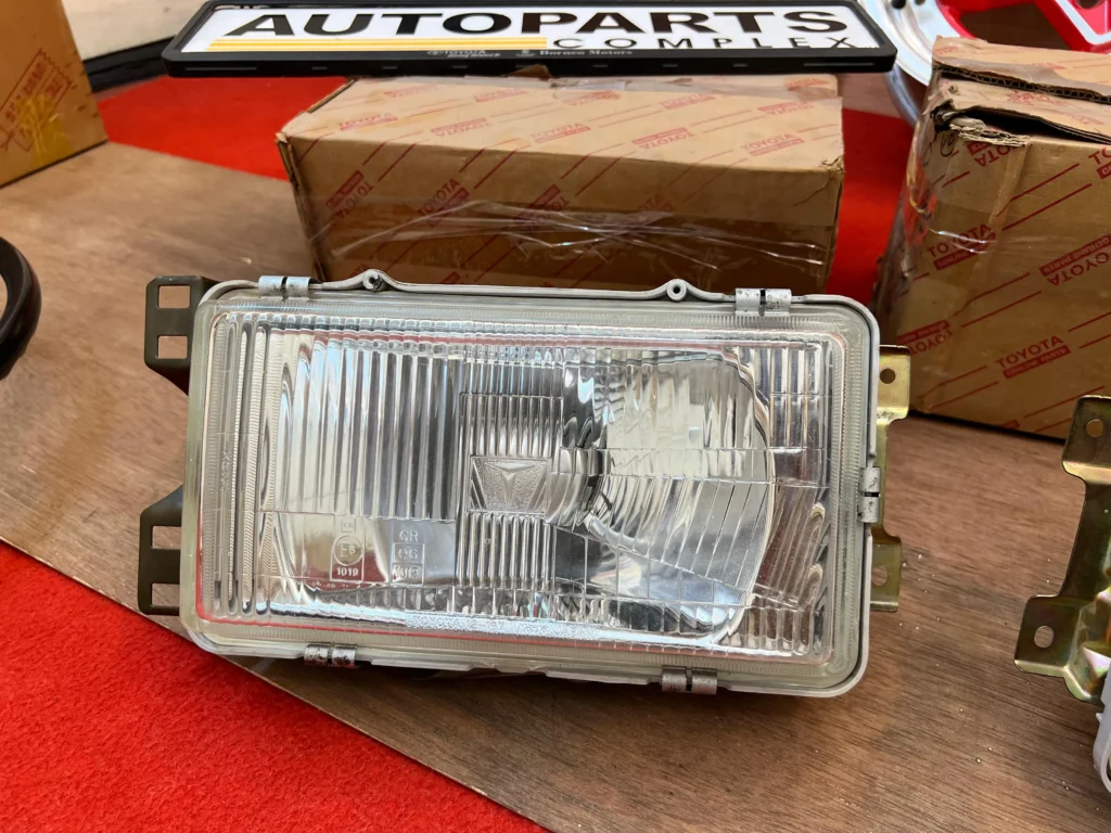 NOS OEM JDM KE70 Corolla 1982 headlights pair9