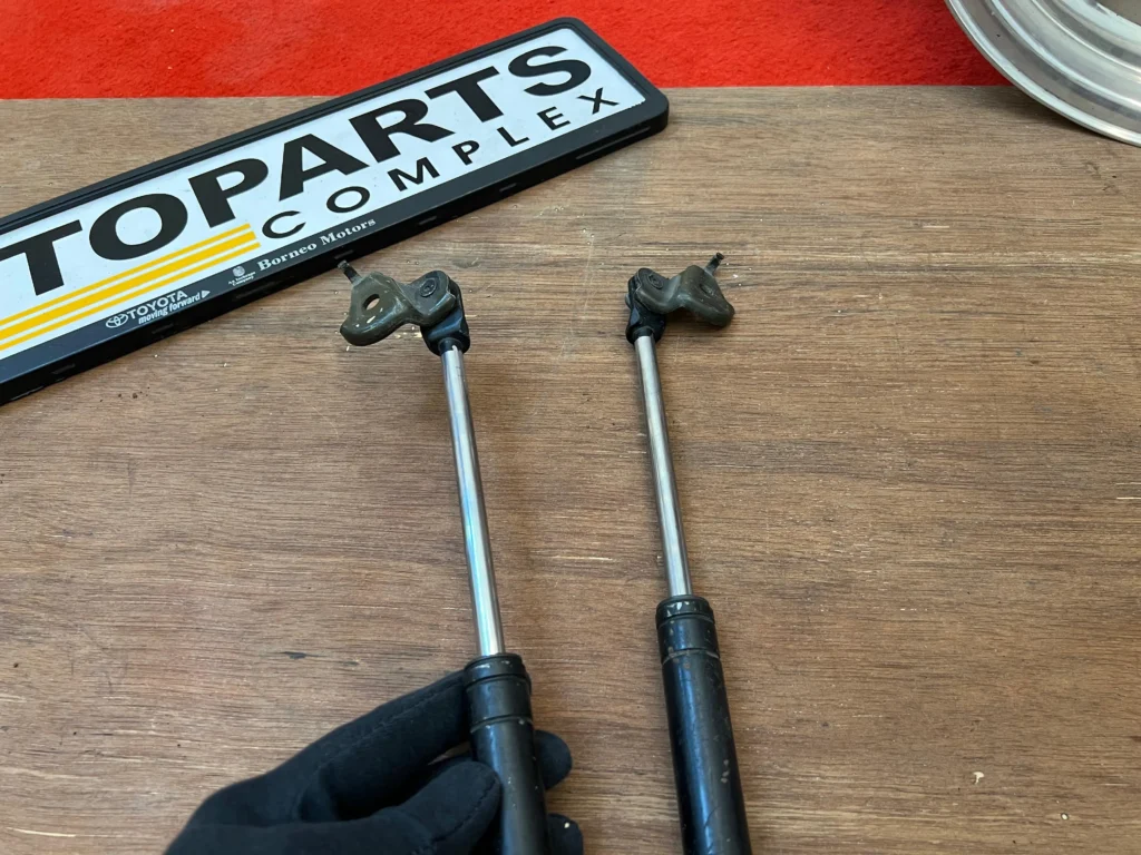OEM Toyota 1980s Bonnet lift struts support assembly (2)