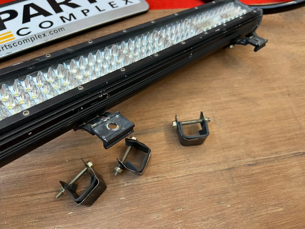 Roof mounted bar for SUVs (3)