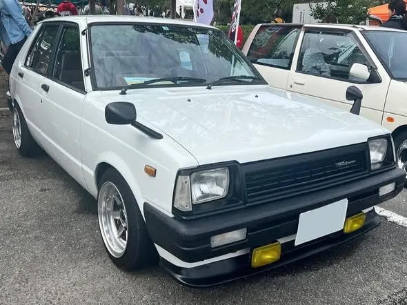 Starlet KP60 KP61 mk3 headlight bezel 1