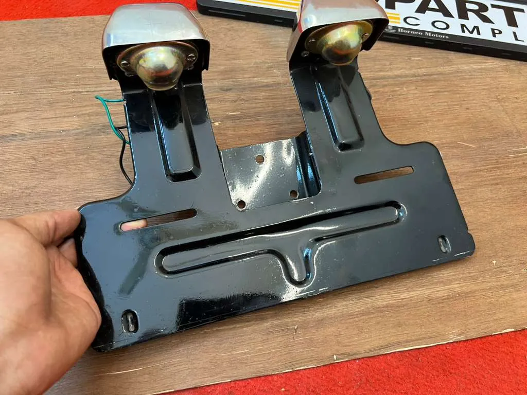 TOYOTA LAND CRUISER FJ40 BJ40 BJ42 BJ41 LICENSE PLATE ASSEMBLY1