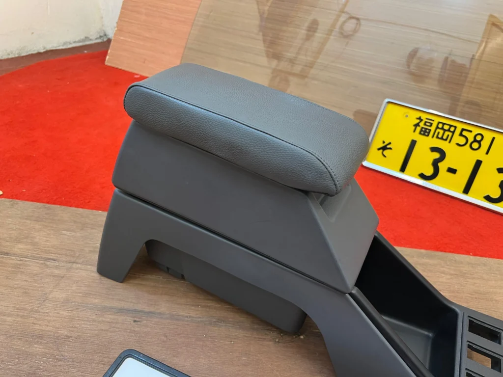 Toyota 1984 - 1988 4runner Pickup OEM Center armrest Console4