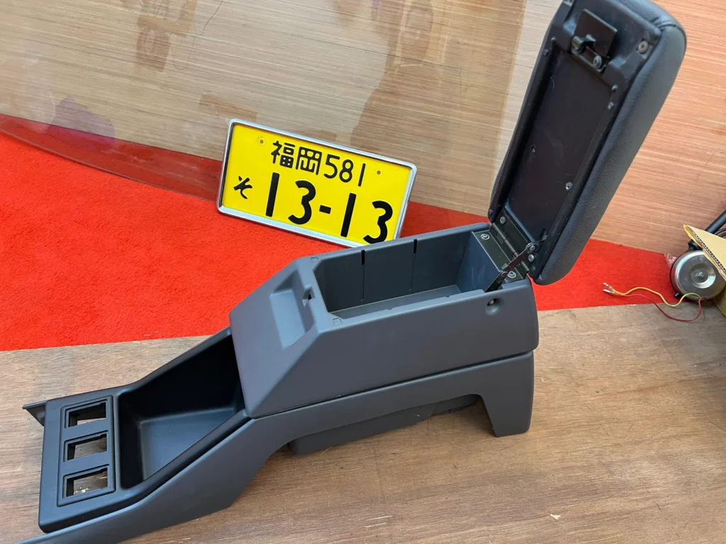 Toyota 1984 - 1988 4runner Pickup OEM Center armrest Console7