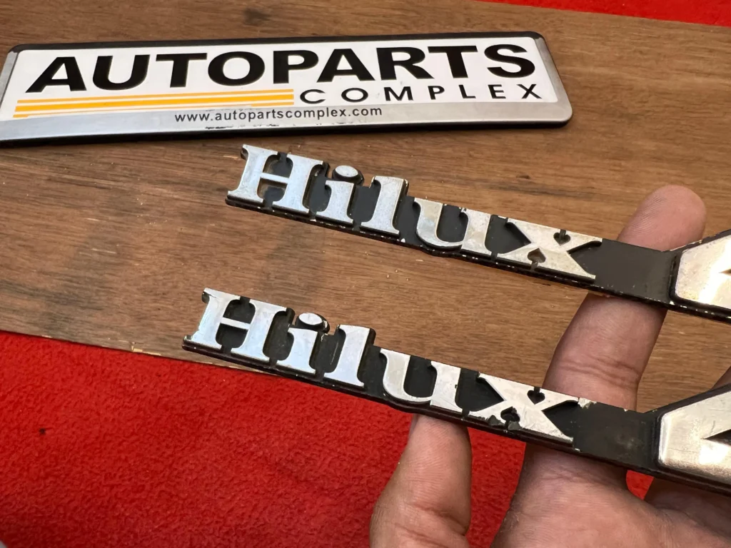 Toyota Hilux pickup rn36 rn46 ln46 rn35 4WD fender badges pair (2)