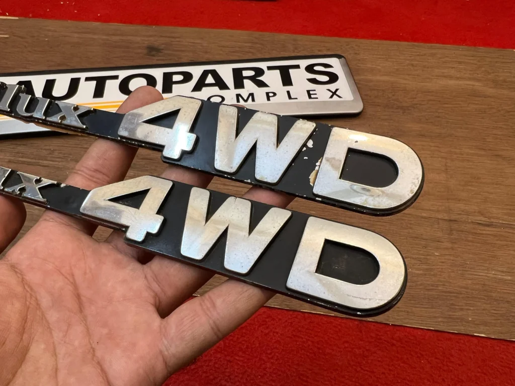 Toyota Hilux pickup rn36 rn46 ln46 rn35 4WD fender badges pair (3)