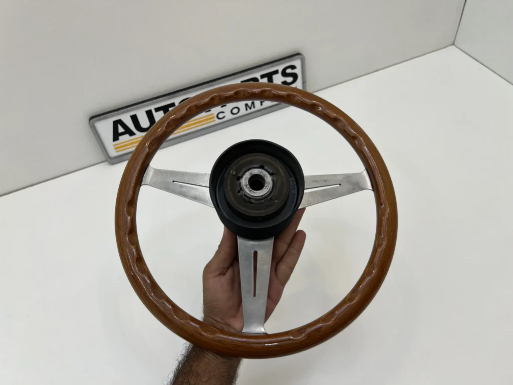 Vintage Nardi Torino Classic 365mm with horn button and its surrounding ring (6)
