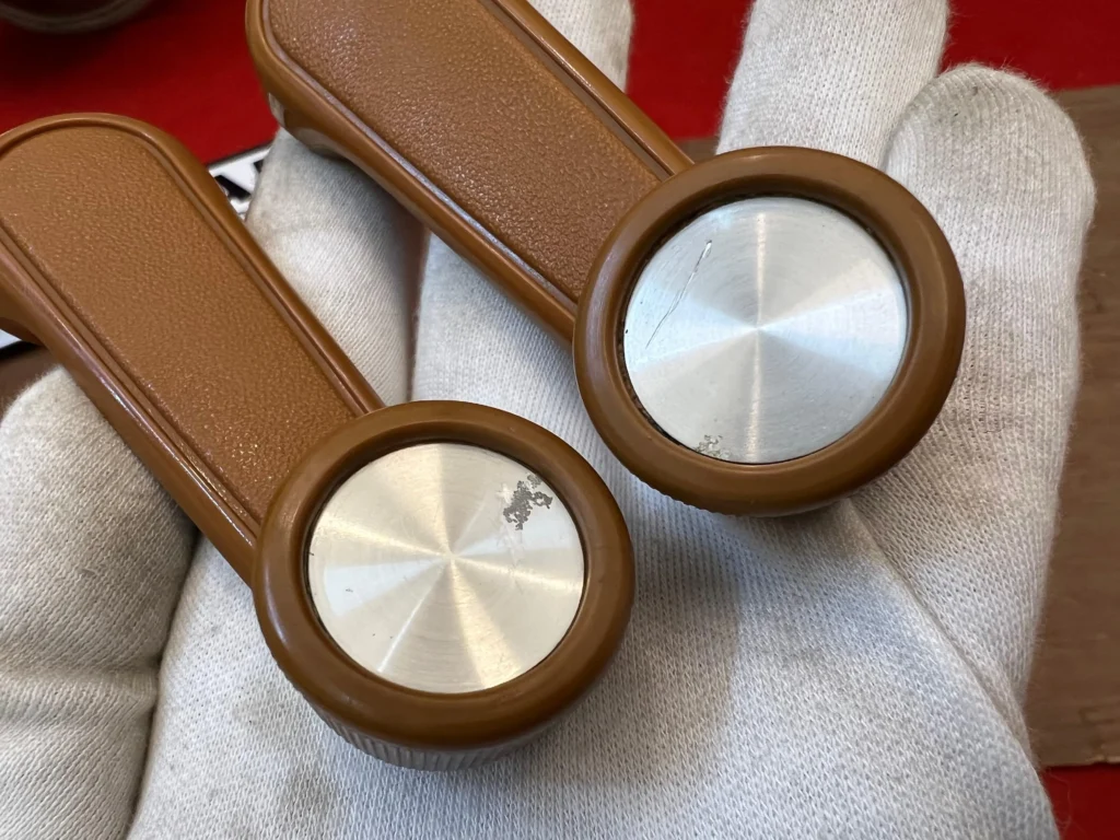 Window crank handles for corolla ke30 te31 ke35 te51 2-door (4)