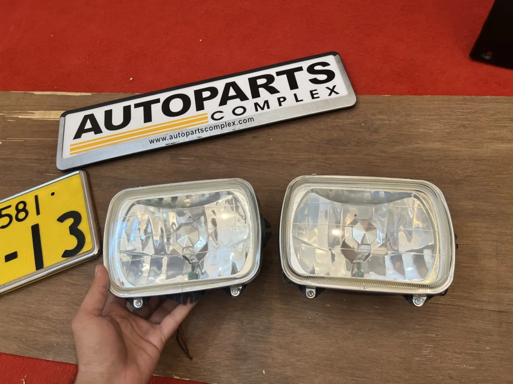 57 crystal headlights for Corolla, Hilux, starlet and more (2)