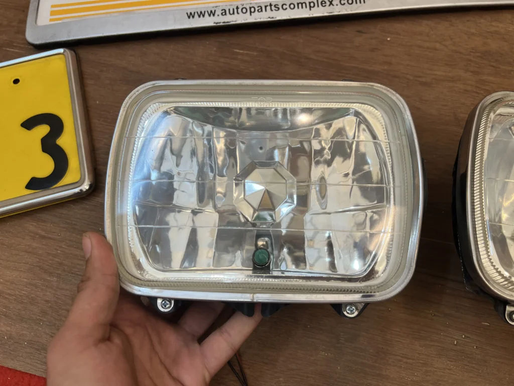 57 crystal headlights for Corolla, Hilux, starlet and more (3)