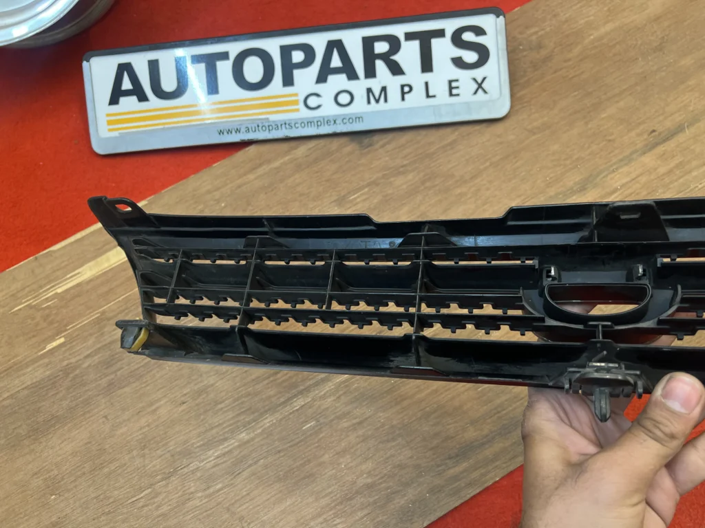 Ae100 Ae101 Ae102 OEM used grille with XXX C badge (1)