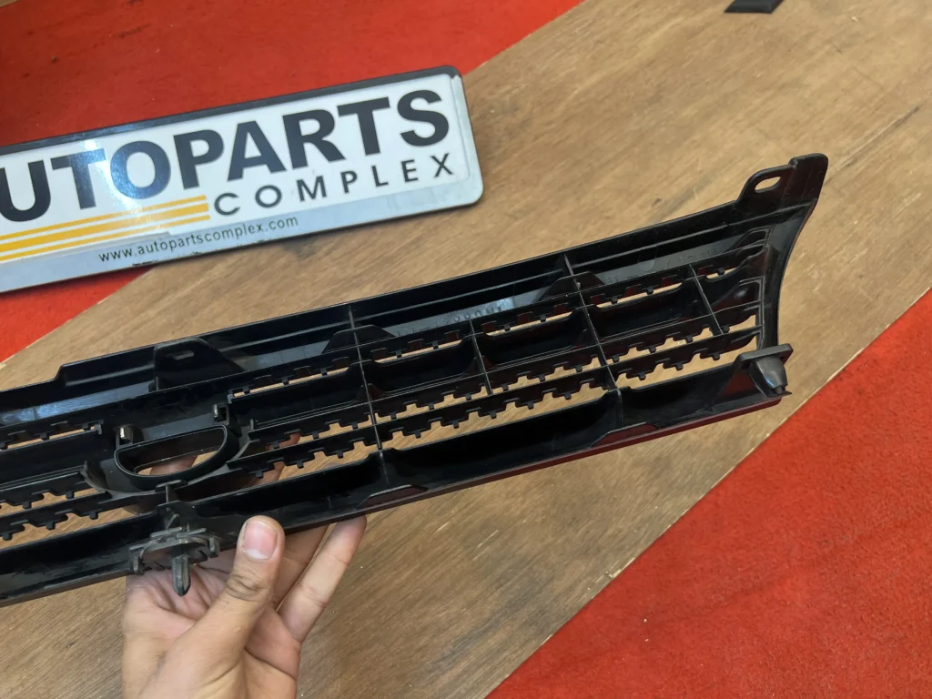 Ae100 Ae101 Ae102 OEM used grille with XXX C badge (3)