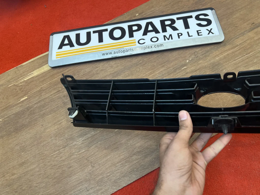 Ae100 Ae101 wagon grille OEM used (1)