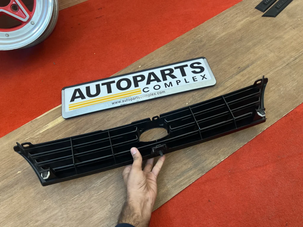 Ae100 Ae101 wagon grille OEM used (6)