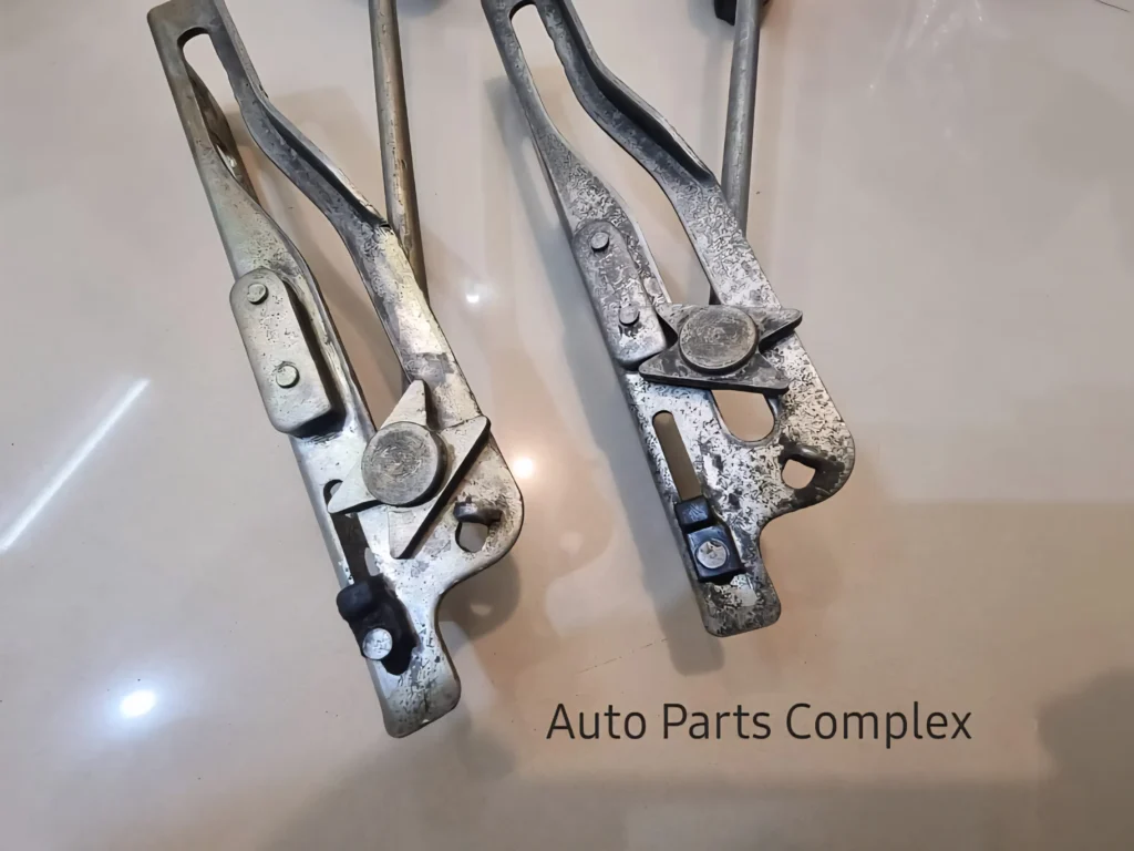 Corolla 1971 - 1974 ke20 te27 ke25 hood prop rod (4)