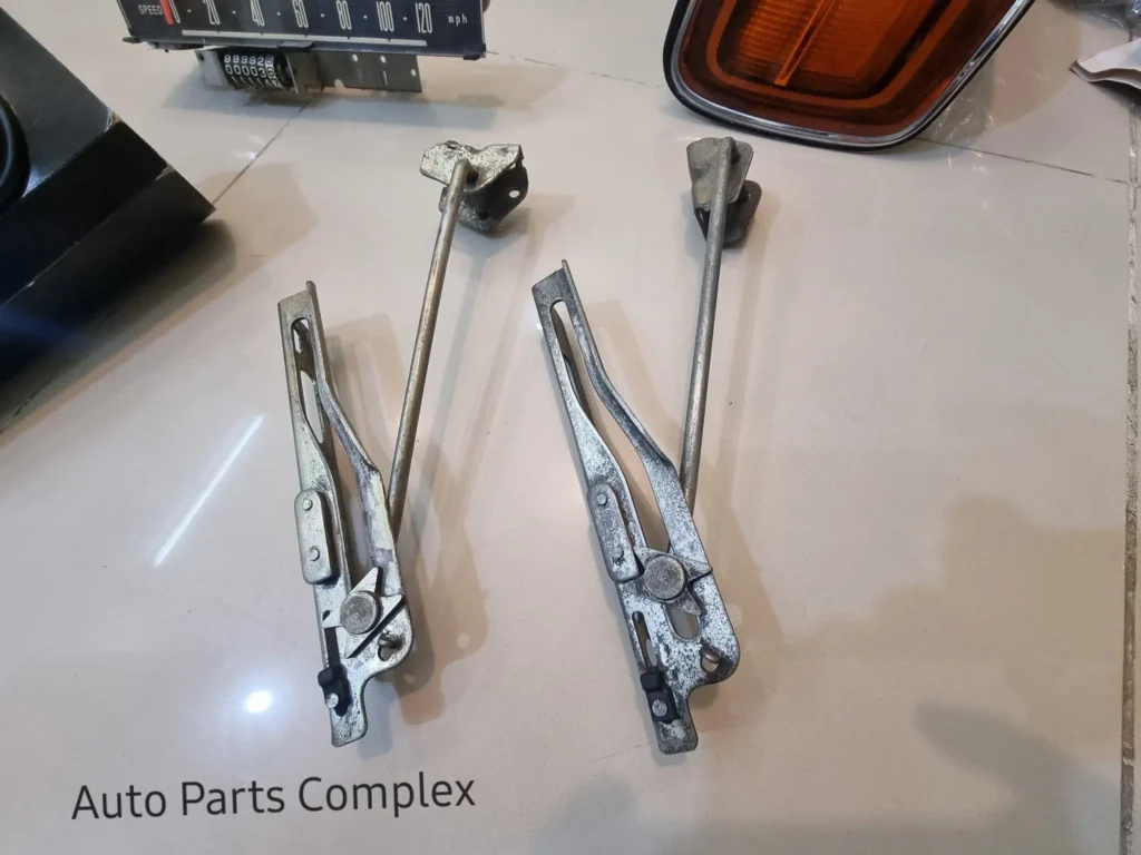 Corolla 1971 - 1974 ke20 te27 ke25 hood prop rod (5)