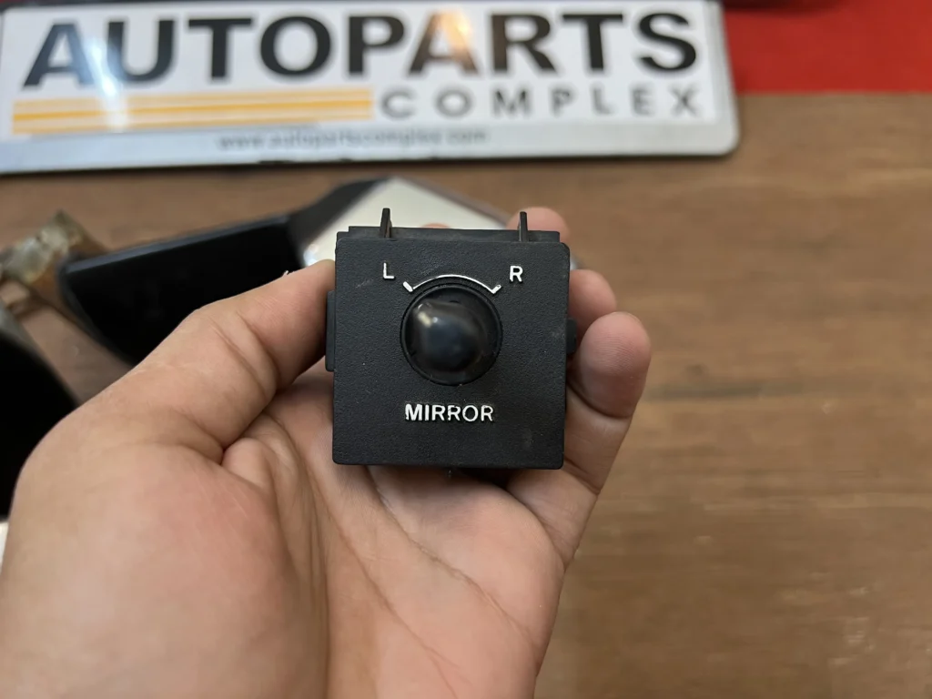 Corolla 1980 - 1982 ke70 JDM fender mirrors with switch (5)