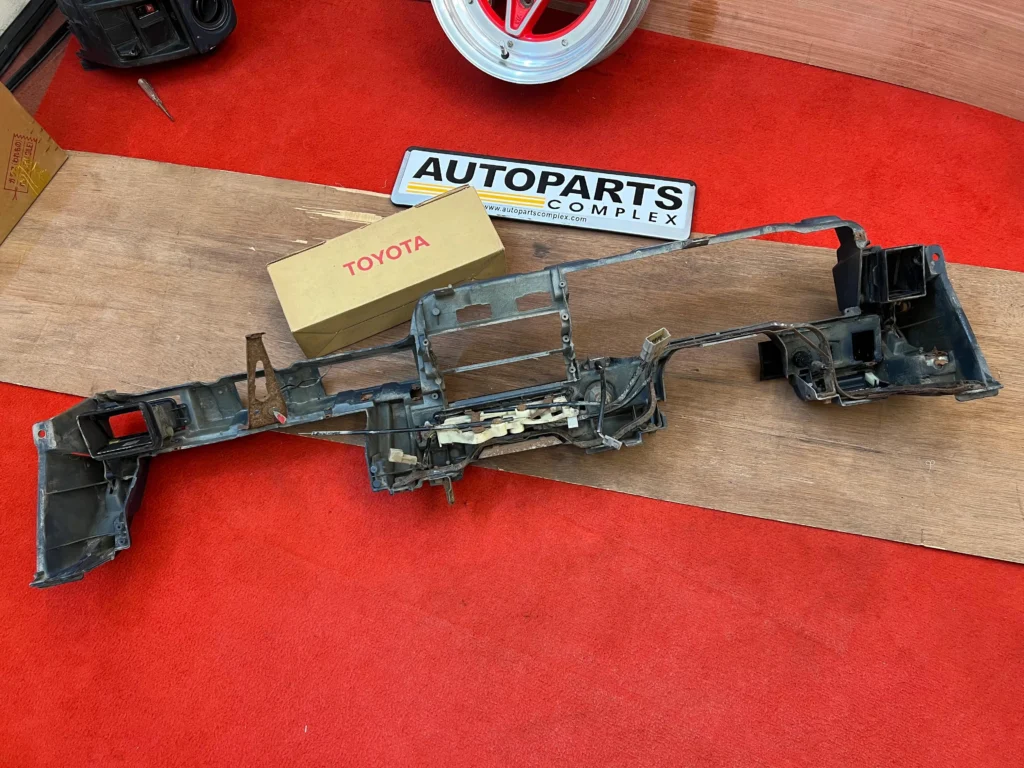 Corolla 1980 - 1983 LHD dashboard frame assembly in blue (8)