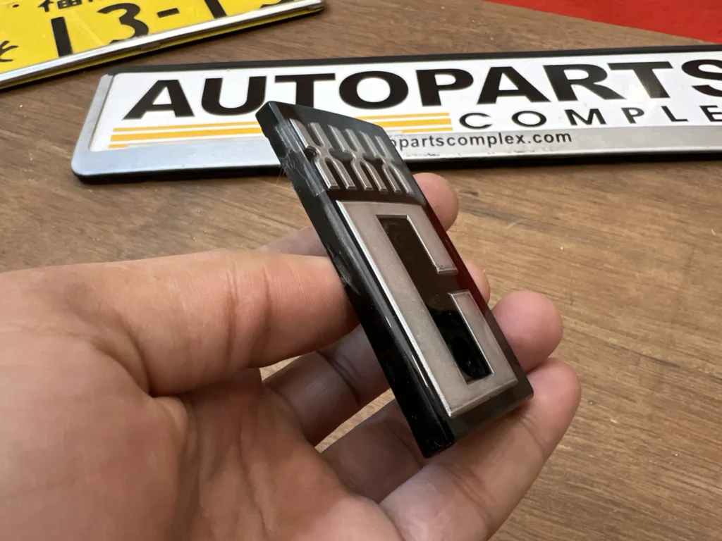 Corolla 1980 XXX C silver grille badge Ke70 Te71 1.8 Corolla (6)