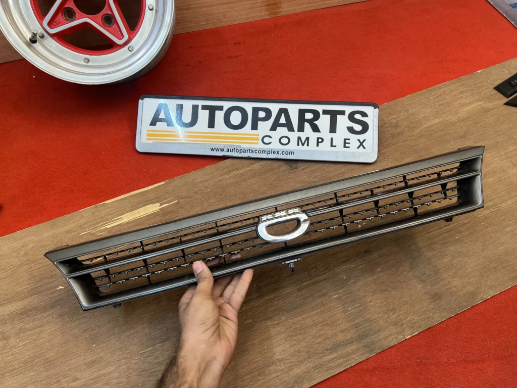 Corolla Ae100 Ae101 1992 - 1997 NOS OEM chrome grille (10)