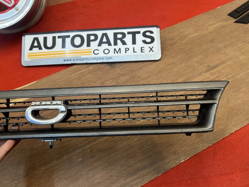 Corolla Ae100 Ae101 1992 - 1997 NOS OEM chrome grille (11)