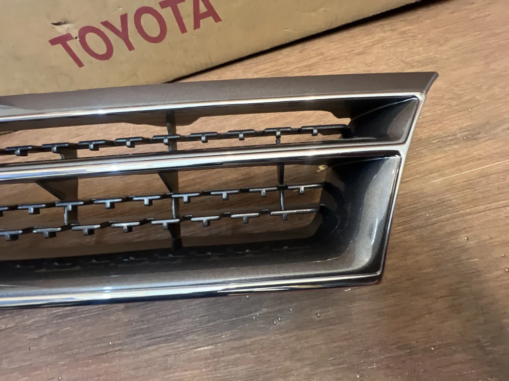 Corolla Ae100 Ae101 1992 - 1997 NOS OEM chrome grille (6)