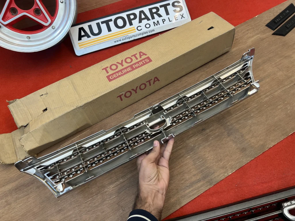 Corolla Ae100 Ae101 1992 - 1997 NOS OEM chrome grille (7)