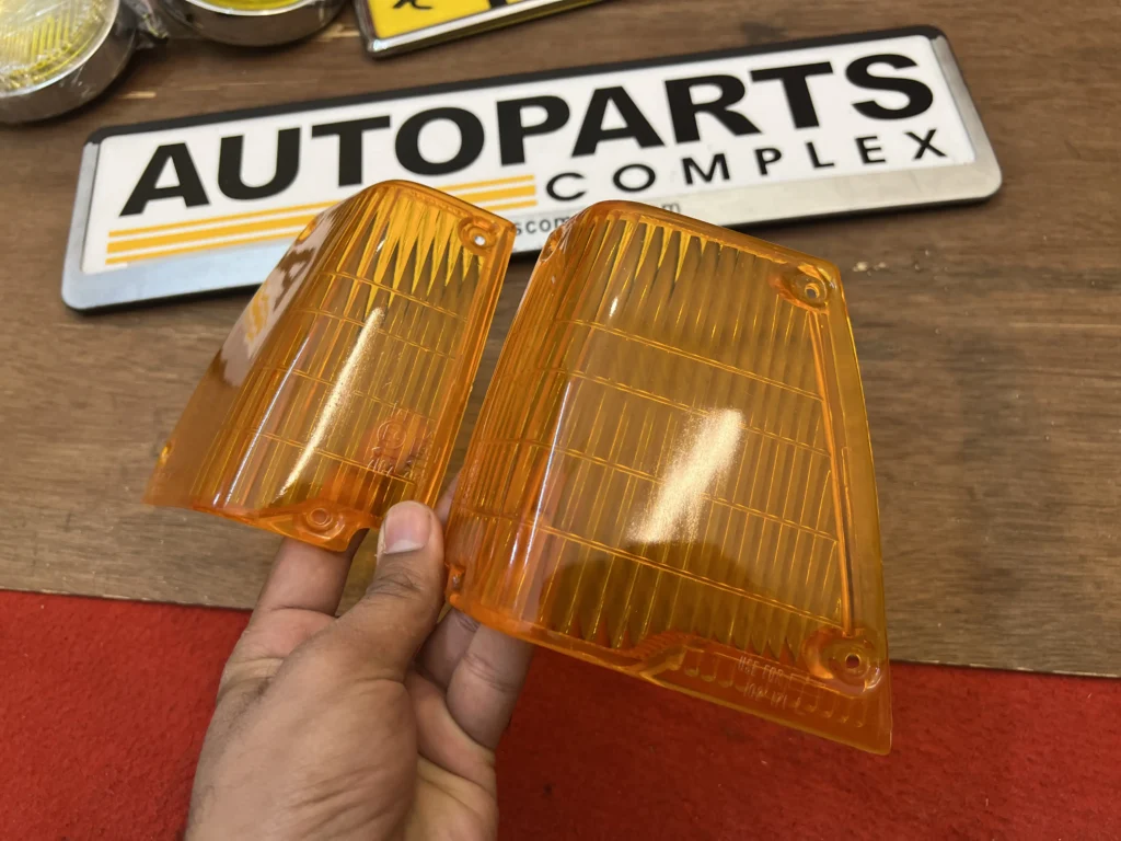 Corolla Ke70 1982 JDM amber parking light lenses pair (2)