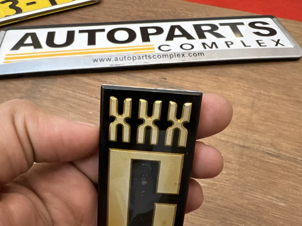 Corolla ke70 Te72 XXX C Quadlights grille badge (4)