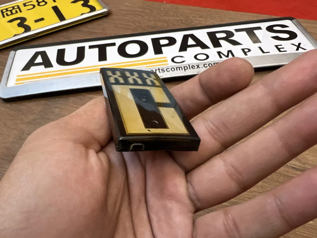 Corolla ke70 Te72 XXX C Quadlights grille badge (8)