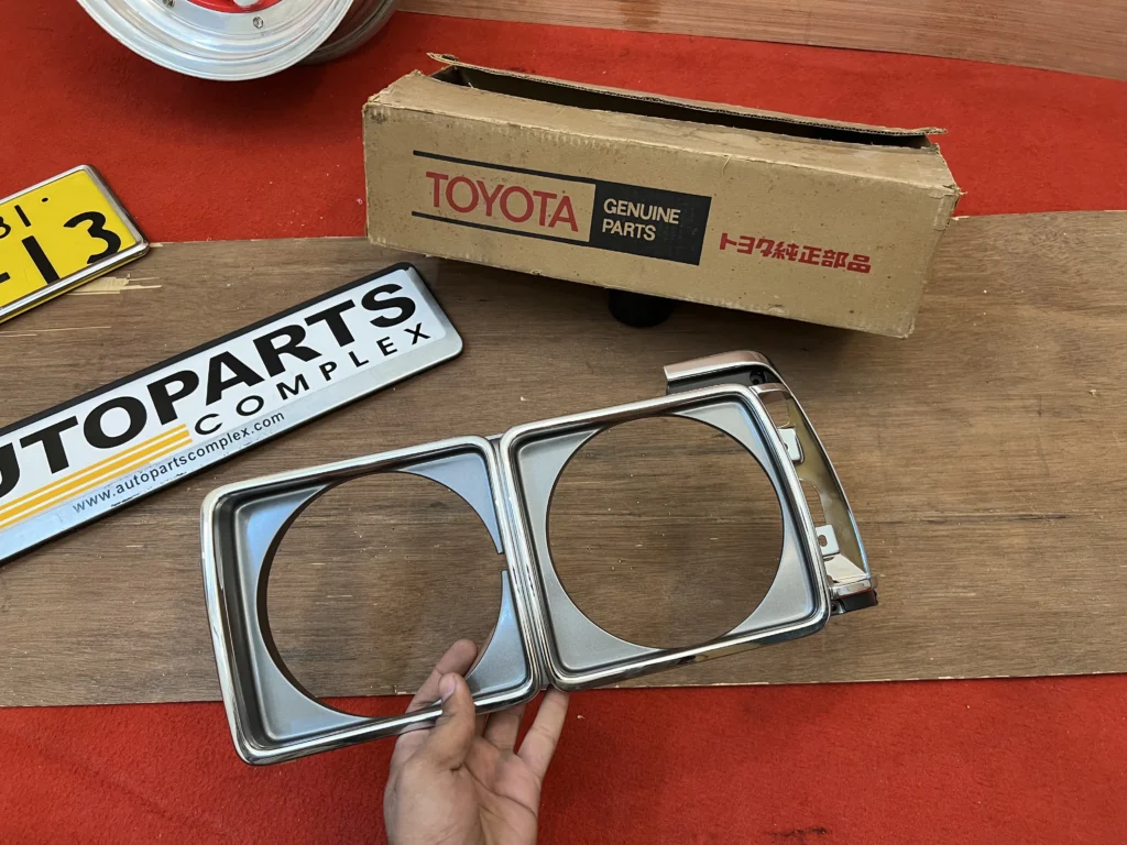 Corona 1979 1980 1981 RT130 Tt130 NOS OEM headlight bezels left side (2)