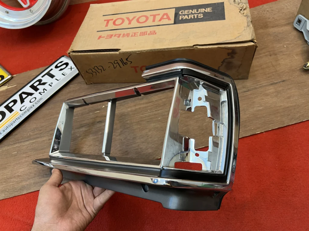 Corona 1979 1980 1981 RT130 Tt130 NOS OEM headlight bezels left side (9)