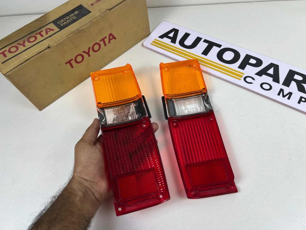 Hilux pickup Rn30 Rn40 Ln40 Rn36 Ln46 taillight lenses NOS OEM pair (1)