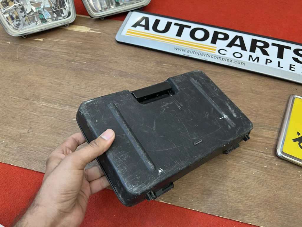 OEM universal car spare tool kit with box (1)