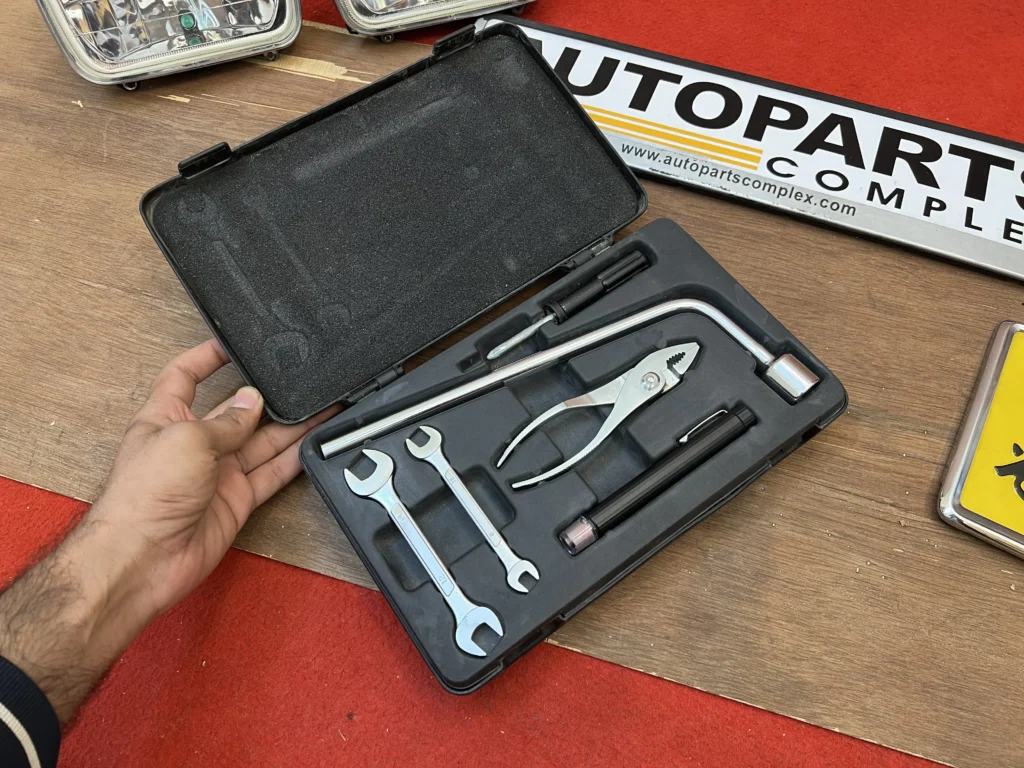 OEM universal car spare tool kit with box (2)