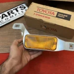 TOYOTA CORONA RT130 TT132 1978 - 1980 Front bumper indicator right side (2)