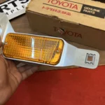 TOYOTA CORONA RT130 TT132 1978 - 1980 Front bumper indicator right side (3)