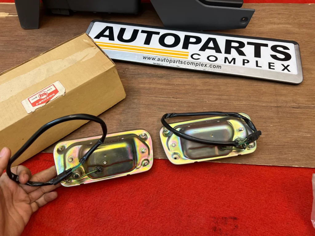 Toyota Carina 1971 1972 1973 front bumper indicators (4)