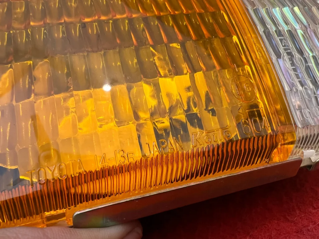 Toyota Carina 1971 1972 1973 front bumper indicators (6)