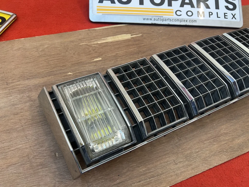 Toyota crown ms125 ms120 front grille (3)