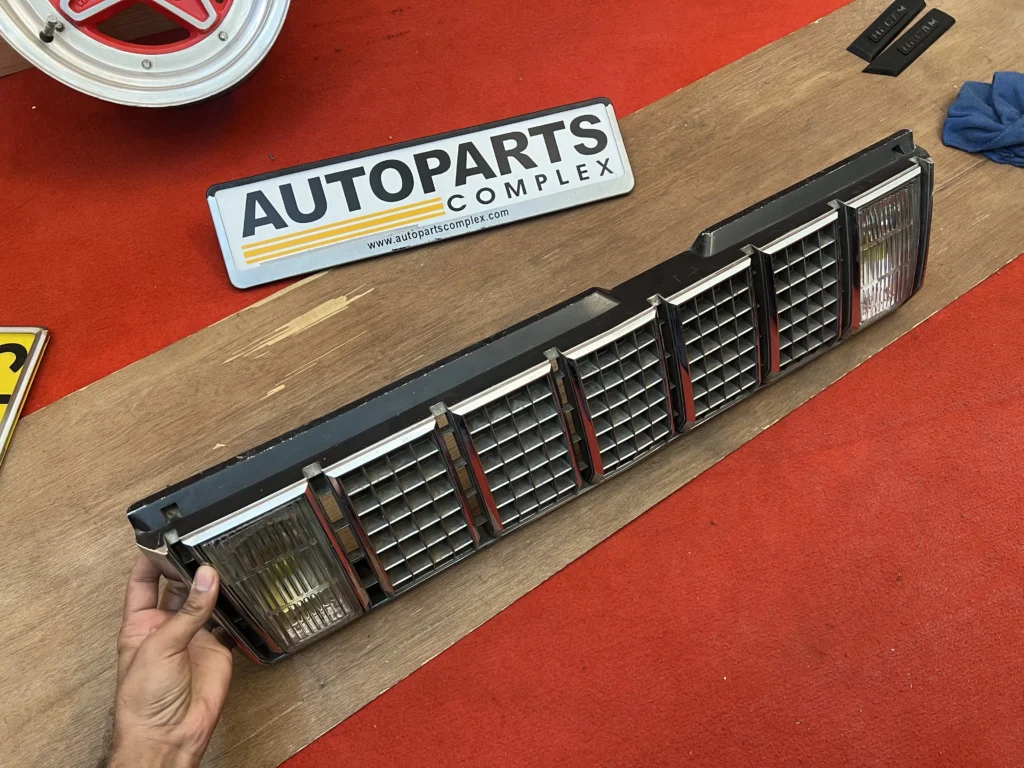 Toyota crown ms125 ms120 front grille (8)