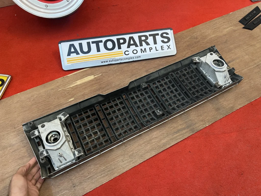 Toyota crown ms125 ms120 front grille (9)