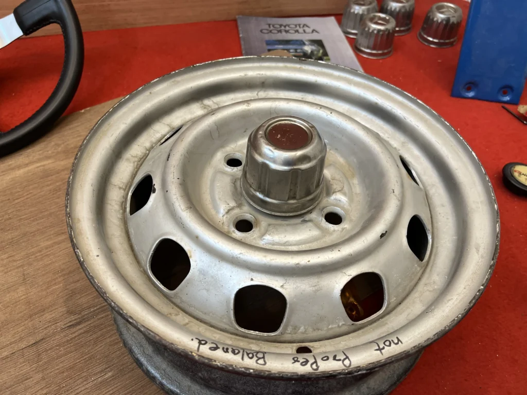 Corolla 1976 - 1983 ke30 ke70 wheel center caps set of 4 (6)