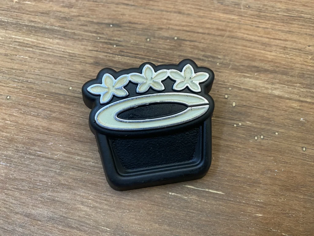 Corolla 1976 ke30 Ke35 Ke36 grille badge (3)