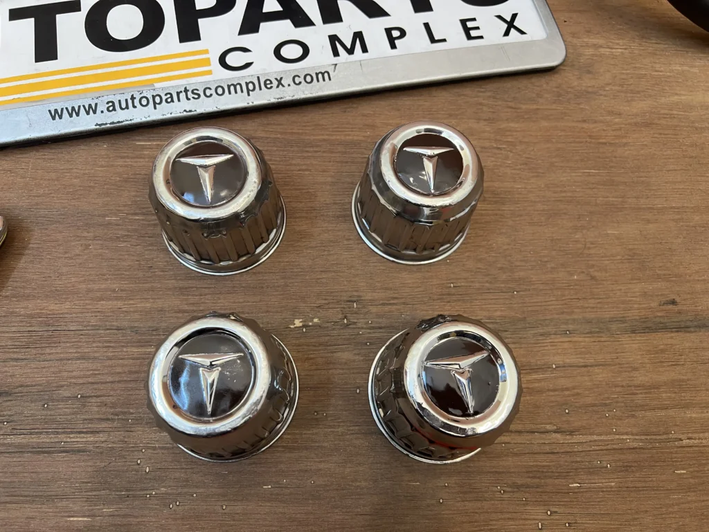 Corolla 1980 - 1983 Ke70 ae70 wheel center caps set of 4 (3)