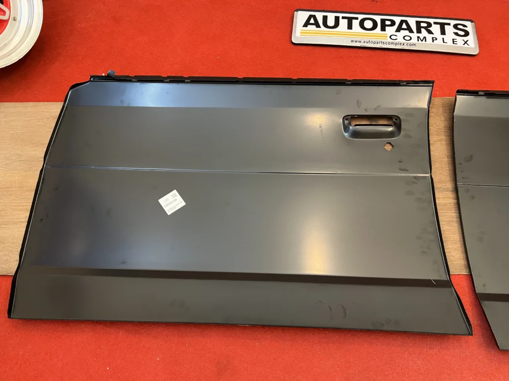 Corolla 1980 - 1983 sedanwagon door skins panels set (1)