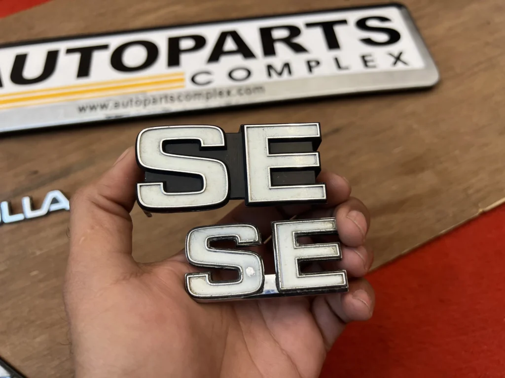 Corolla 1982 1983 JDM SE grille and trunk lid badges (2)