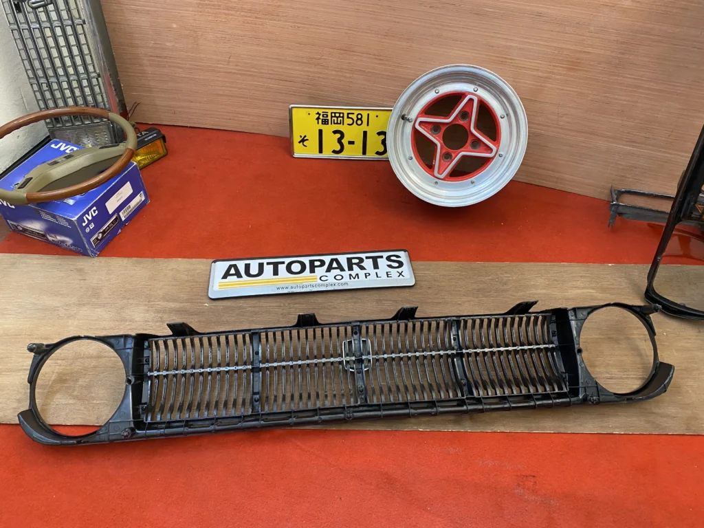 Corolla Ke30 ke55 ke50 front radiator grille 1977 1978 1979 (5)