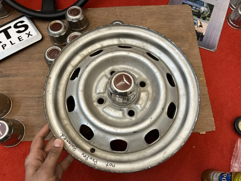 Corolla ke30 ke36 ke70 ae70 wheel center caps set of 4 (5)