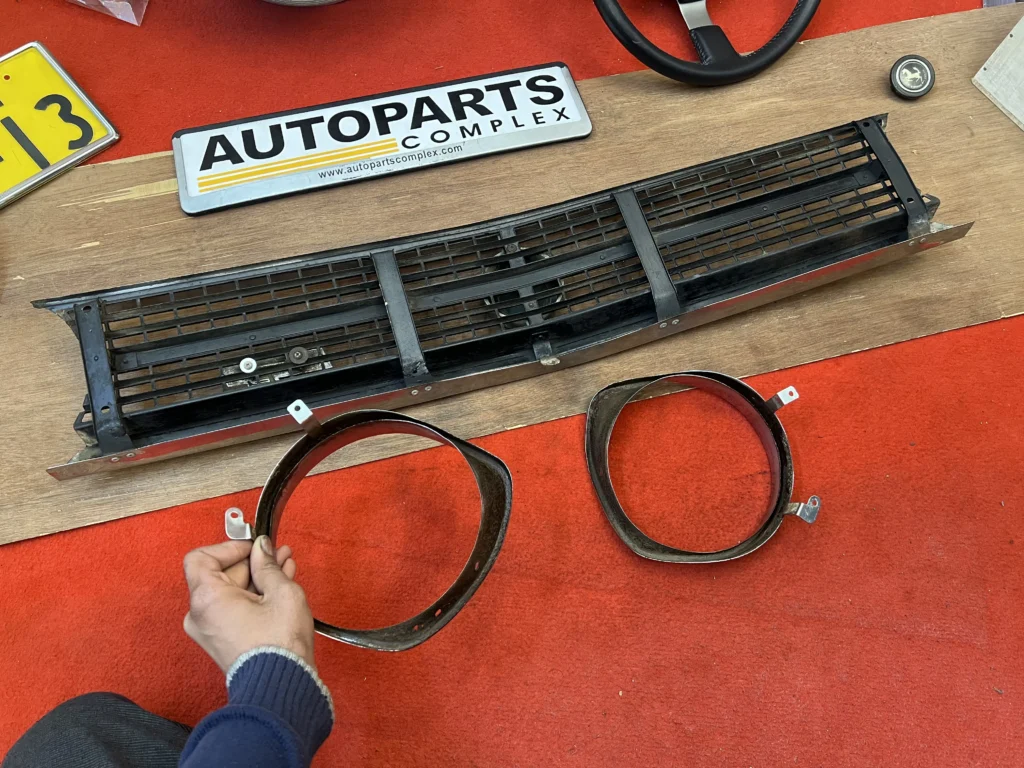 Datsun 1200 120y b110 GL grille with bezels set (1)