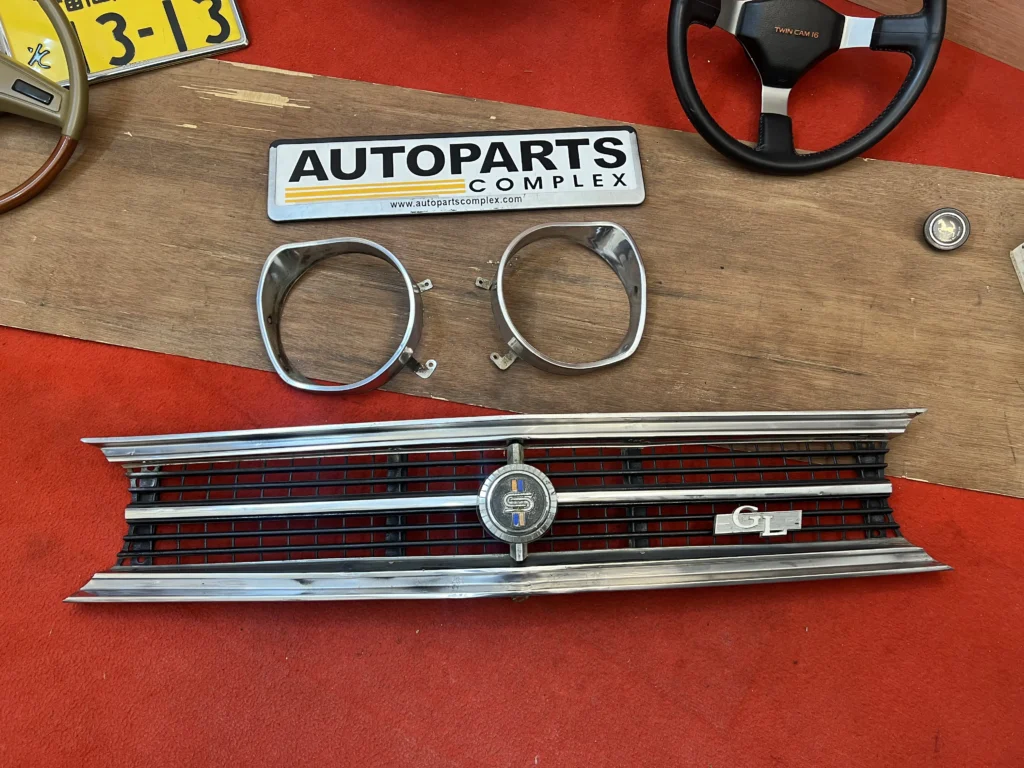 Datsun 1200 120y b110 GL grille with bezels set (10)